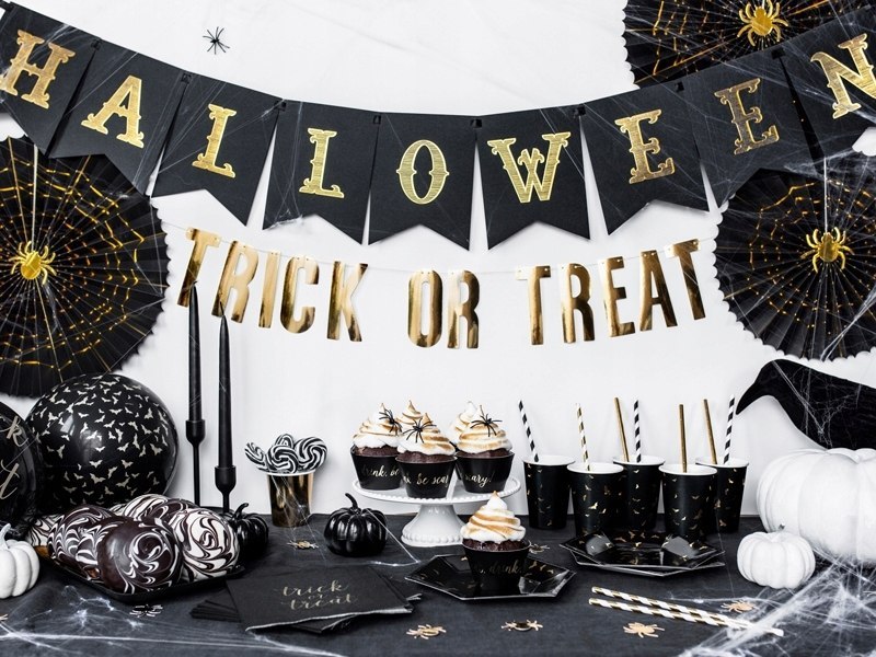 Talerzyki czarne złote nietoperze na Halloween x6 Talerzyki czarne złote nietoperze na Halloween x6
