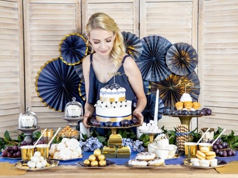 Papilotki na muffinki białe złote na komunię 6szt. Papilotki na muffinki białe złote na komunię 6szt.
