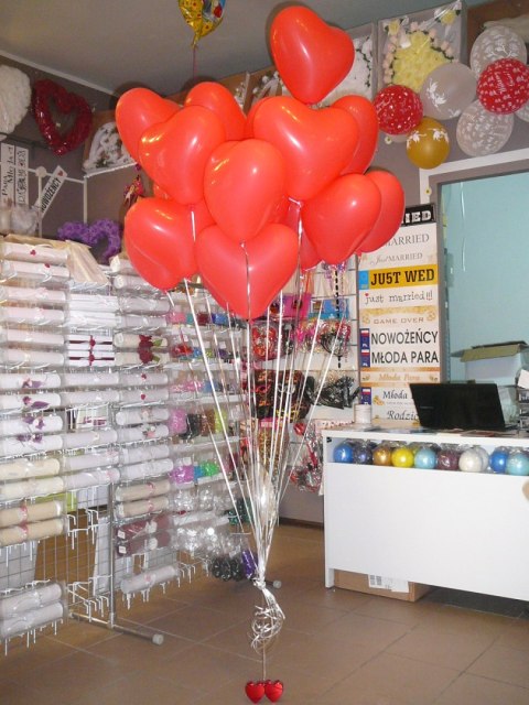 Balony czerwone serca na Walentynki 25 cm 100 szt Balony czerwone serca na Walentynki 25 cm 100 szt