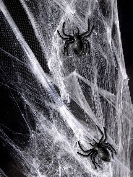 Sztuczna biała pajęczyna sieć pająki na Halloween Sztuczna biała pajęczyna sieć pająki na Halloween