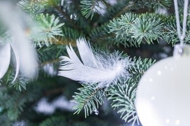 Białe piórka pióra ozdoby bombki na choinkę 50szt Białe piórka pióra ozdoby bombki na choinkę 50szt