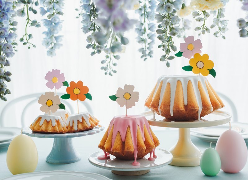 Toppery na tort Kwiaty, mix, 13 cm (1 op. / 8 szt.) Toppery na tort Kwiaty, mix, 13 cm (1 op. / 8 szt.)