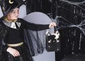 Peleryna czarna ze złotym wzorem strój kostium przebranie Halloween 3-7lat Peleryna czarna ze złotym wzorem strój kostium przebranie Halloween 3-7lat
