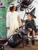Peleryna czarna ze złotym wzorem strój kostium przebranie Halloween 3-7lat Peleryna czarna ze złotym wzorem strój kostium przebranie Halloween 3-7lat